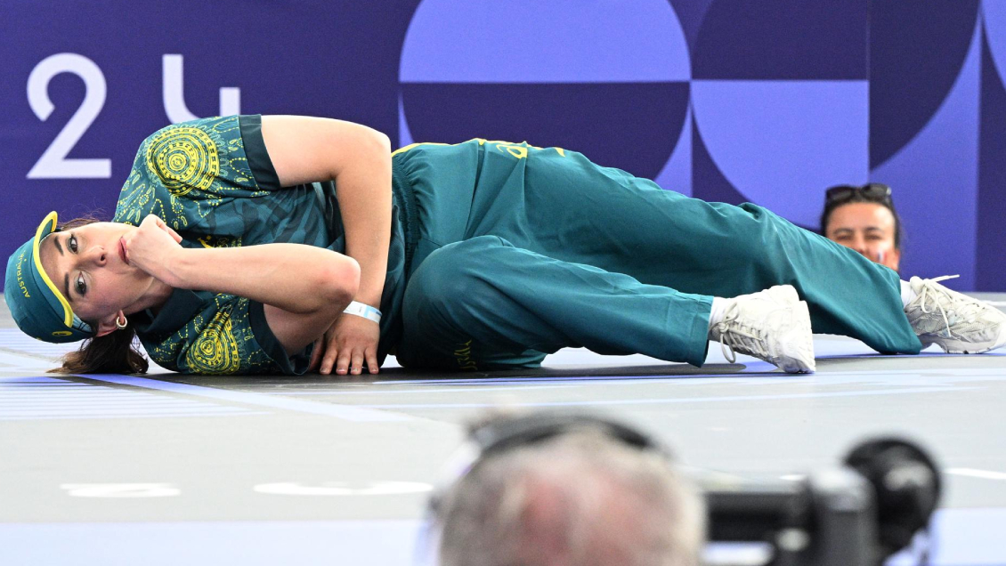 [VIDEO] Curiosa actuación de australiana en el breaking olímpico causó ola de críticas