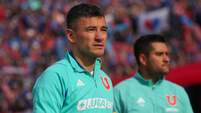 Charles Aránguiz debutó en el Superclásico en su regreso al fútbol chileno