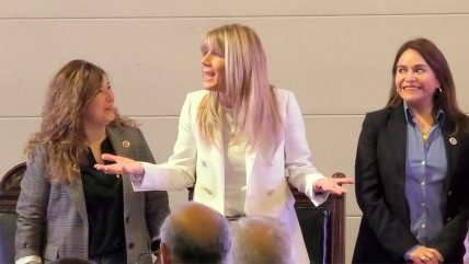   Sorpresa incómoda en acto de Demócratas: Sonó estrofa de los 