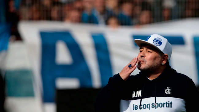 Vocero de Milei omitió a Maradona en el 