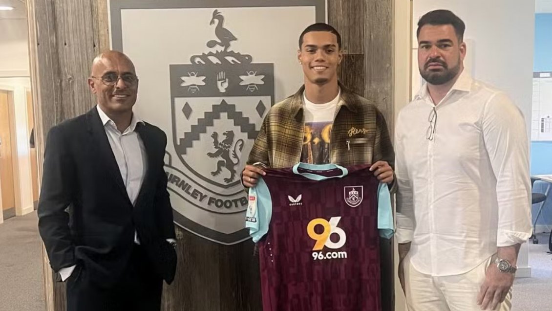 Hijo de Ronaldinho continuará su carrera en el fútbol de Inglaterra