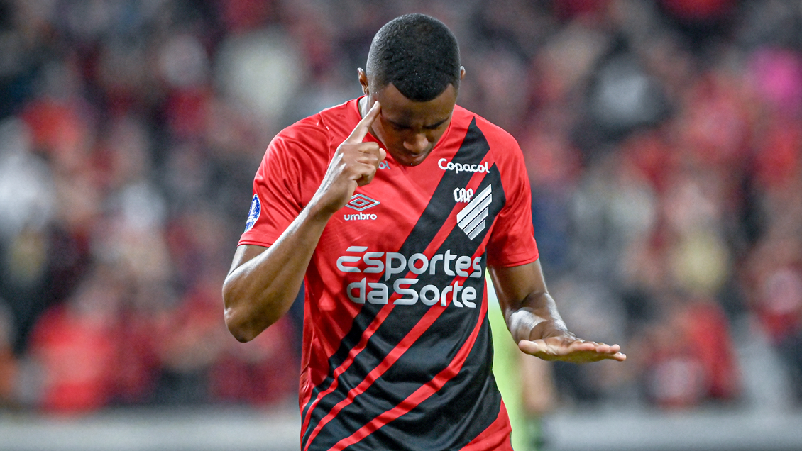 Athletico Paranaense superó con polémica a Belgrano en los octavos de la Sudamericana