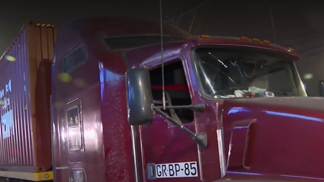 Con disparos, delincuentes asaltaron camión con insumos médicos en Maipú