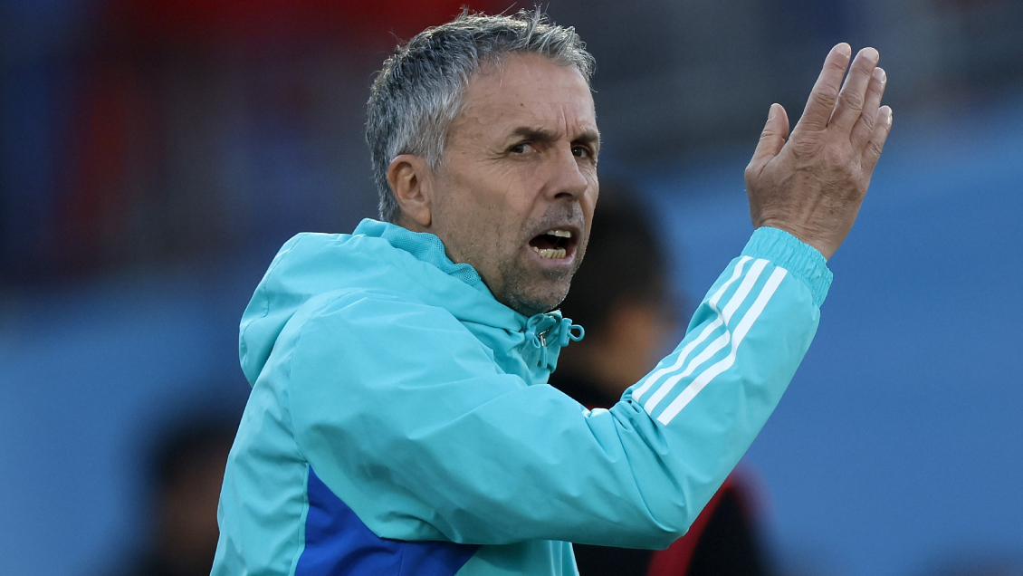 Alvarez ante eventuales salidas en la U: Los entrenadores no tenemos que ser egoístas