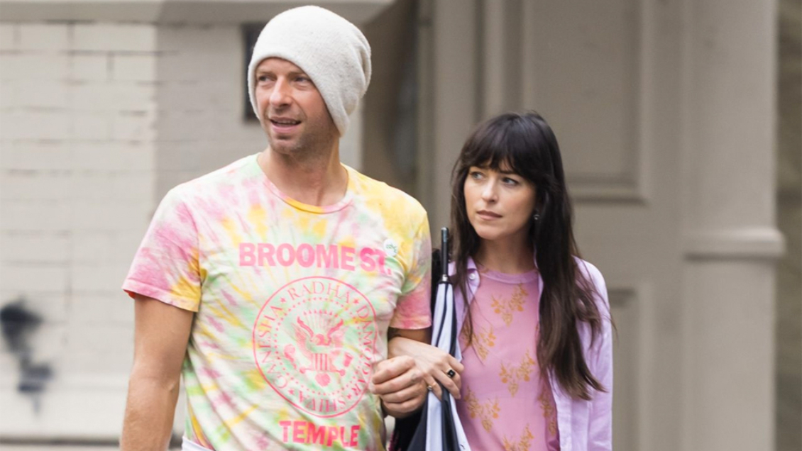 Desmienten el supuesto quiebre entre Chris Martin y Dakota Johnson