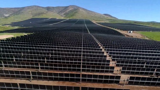 Empresa griega inauguró nueva planta fotovoltaica en Chile