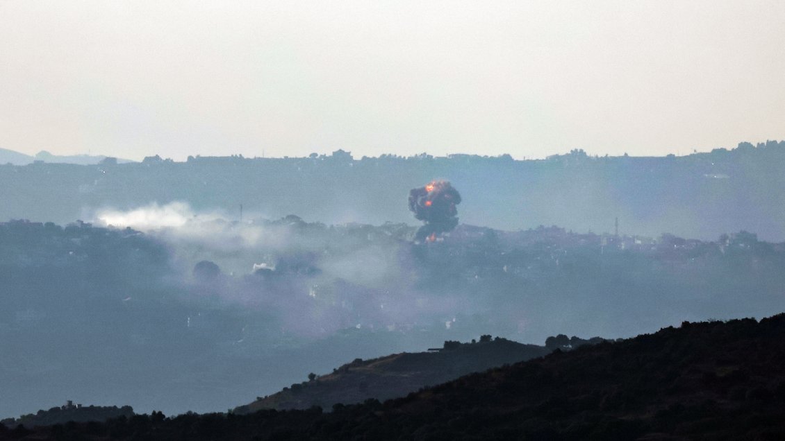Hezbolá venga a su máximo comandante con ataque de drones y cohetes contra Israel