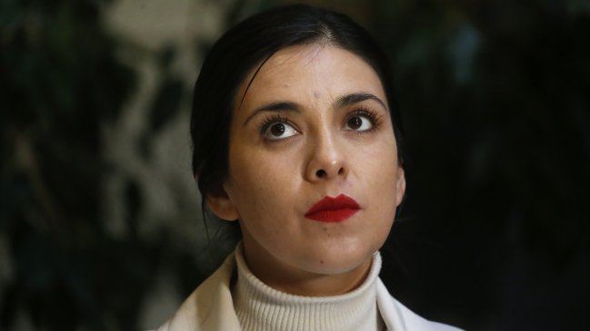 Pese a reparos al PC, opositores se desmarcan de censura contra Cariola