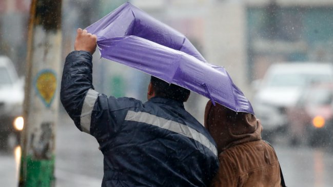 ¿Volverá a llover en Santiago?: Revisa el pronóstico para los últimos días de agosto