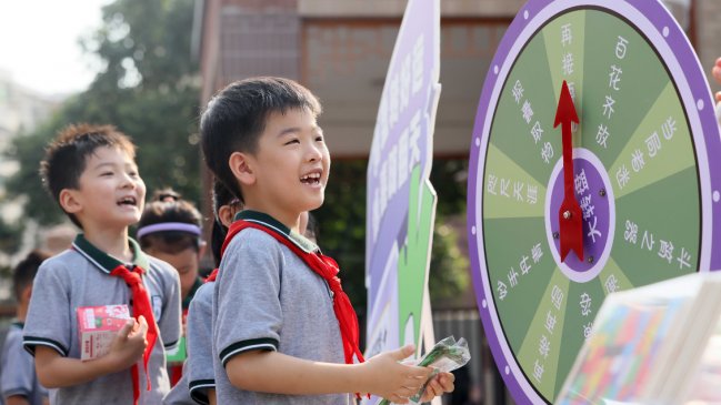 Los colegios chinos vuelven a abrir sus aulas con más inteligencia artificial