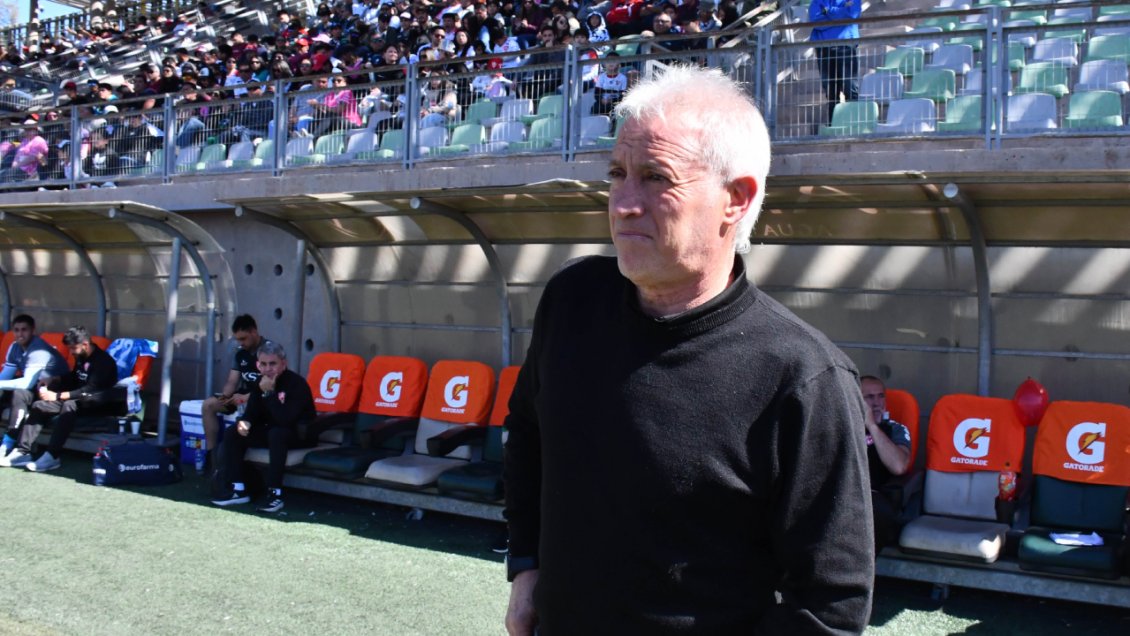 Deportes Copiapó informó la desvinculación de Ivo Basay y su cuerpo técnico