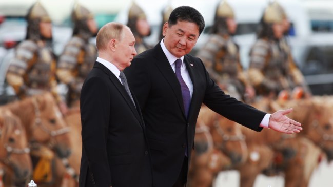 Putin fue recibido con honores en Mongolia pese a la orden de detención de la CPI