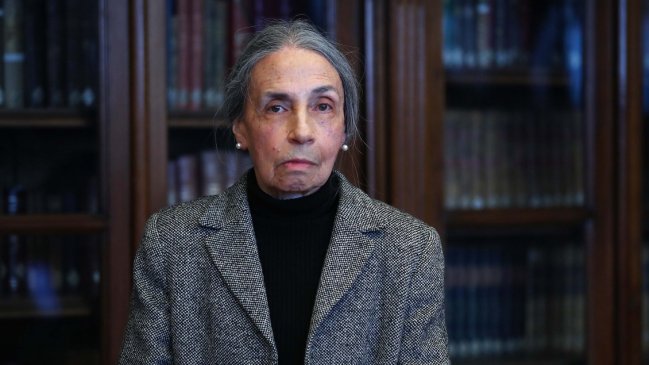 La poeta Elvira Hernández recibe el Premio Nacional de Literatura 2024