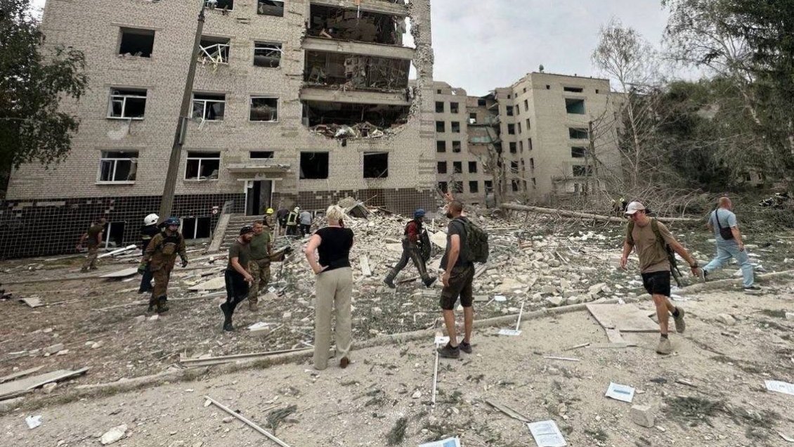 Ejército ucraniano reconoce bajas en ataque a Poltava que dejó 53 muertos