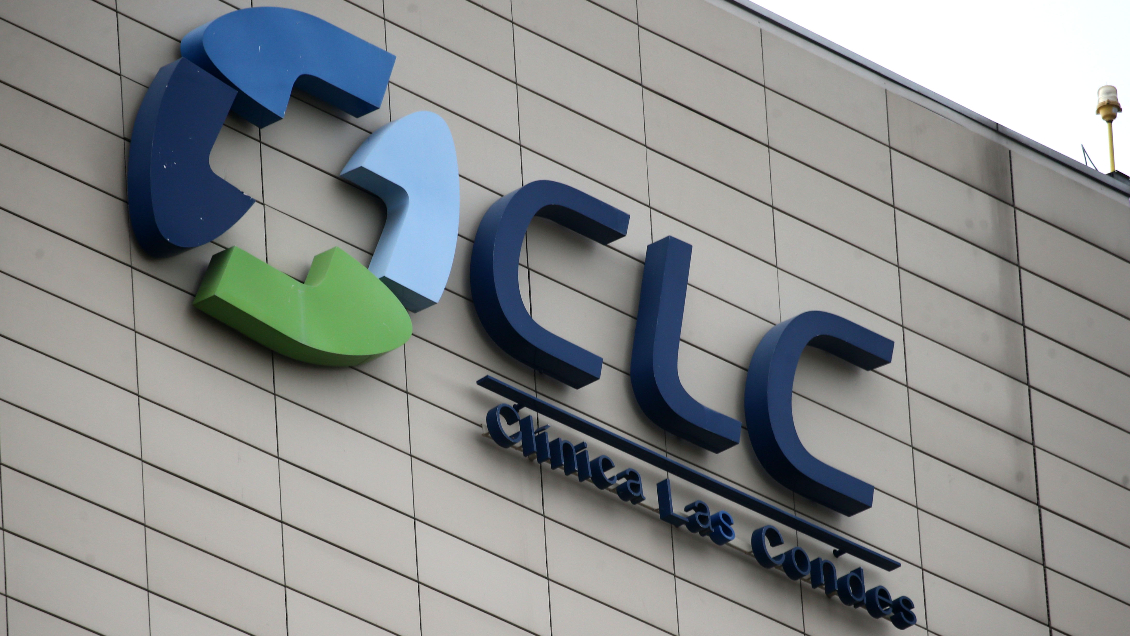 Anestesiólogos demandaron a la Clínica Las Condes por una deuda impaga de 9.000 millones