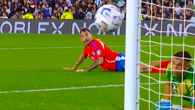 [VIDEO] El palo de Matías Catalán que silenció el Monumental de Buenos Aires