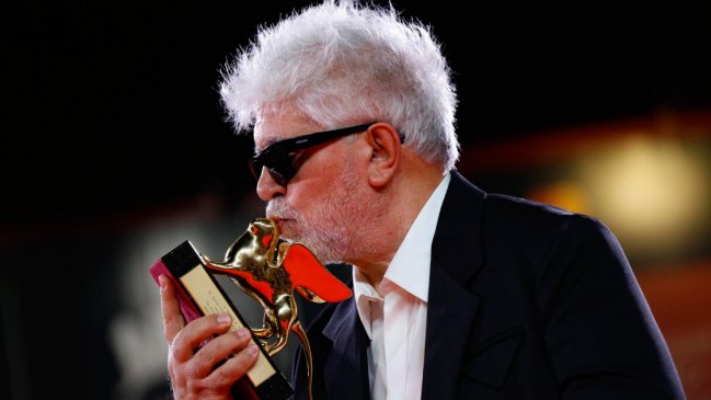 Pedro Almodóvar gana el León de Oro y hace historia con su primera cinta en inglés
