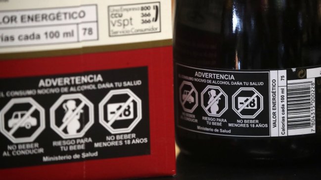 Nueva ley de etiquetado de alcoholes enfrenta primera gran prueba este 