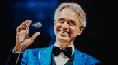 Andrea Bocelli recordó el accidente que lo dejó ciego en documental sobre su vida  