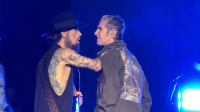 Show de Jane's Addiction terminó abruptamente tras pelea de Perry Farrell con Dave Navarro