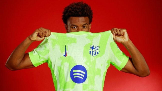 FC Barcelona presentó una innovadora camiseta verde fluorescente