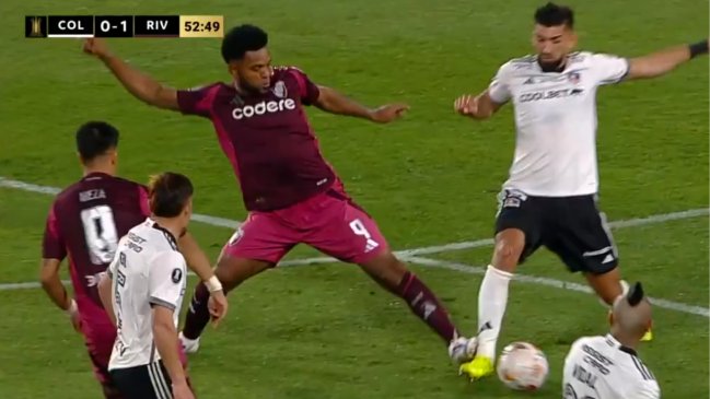 [VIDEO] ¿Y la tarjeta? El planchazo de Borja a Amor que ni siquiera fue revisado en el VAR