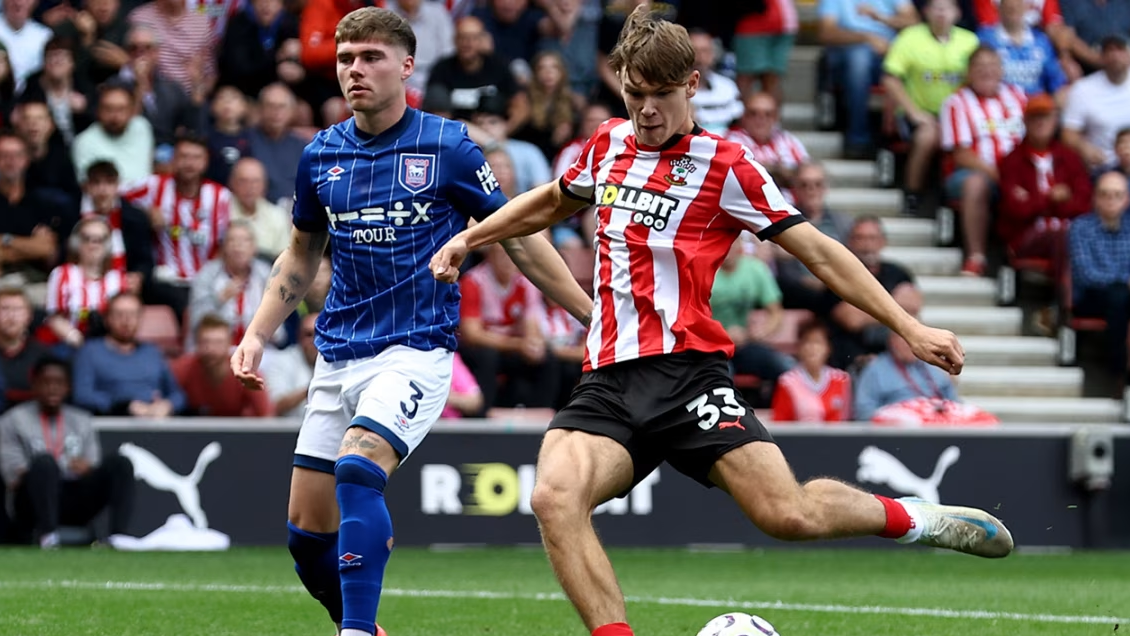 Ipswich Town le arrebató un agónico empate a Southampton de Ben Brereton