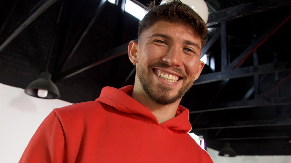 [VIDEO] ¿Polerón o buzo?: Felipe Loyola tuvo divertido momento con compañero de Independiente