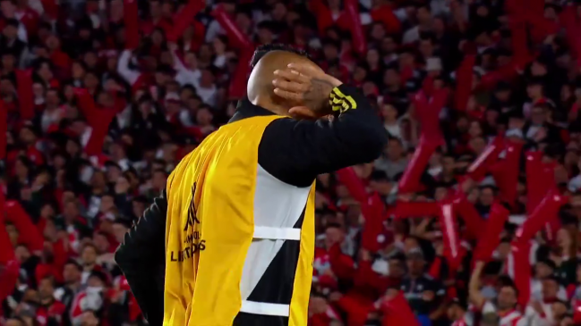 [VIDEO] La provocativa reacción de Vidal a las pifias de la hinchada de River antes de la revancha