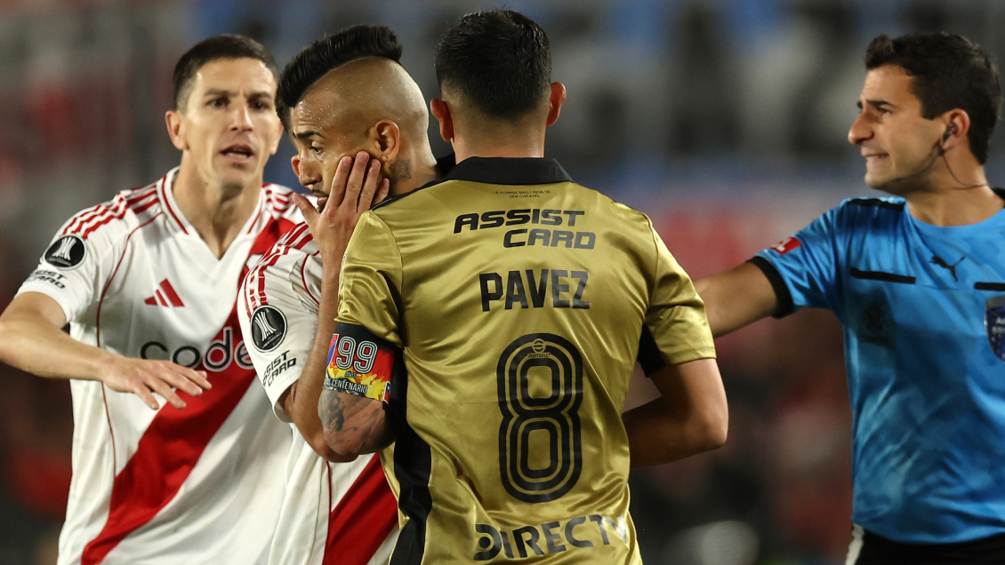 [VIDEO] A dormir: El meme viral que protagonizan Armani y Arturo Vidal