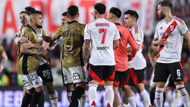 Esposa de Marcos Acuña se lanzó contra Arturo Vidal en redes sociales