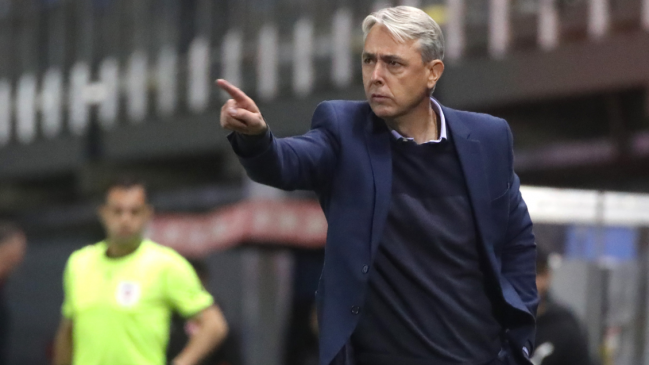 Tiago Nunes renovó como director técnico de Universidad Católica