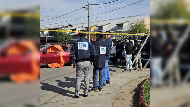 Mujer fue asesinada a balazos dentro de un auto en Molina