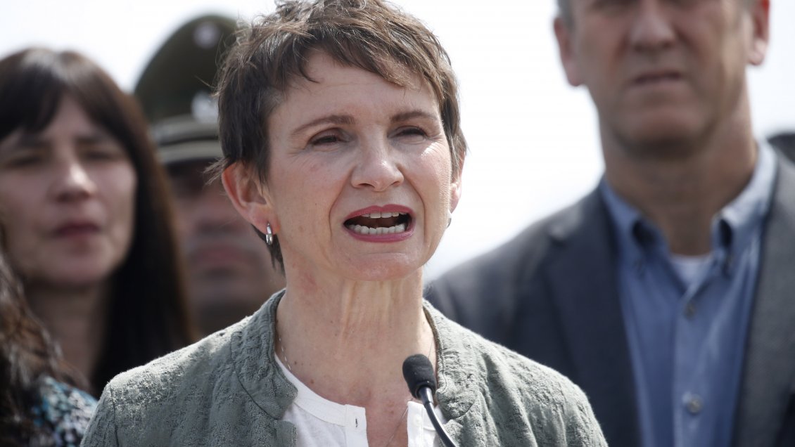 Tohá: La suspensión venezolana de vuelos comerciales es 