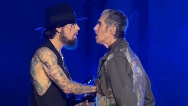 Aseguran que Perry Farrell protagonizó nuevo episodio violento tras bambalinas