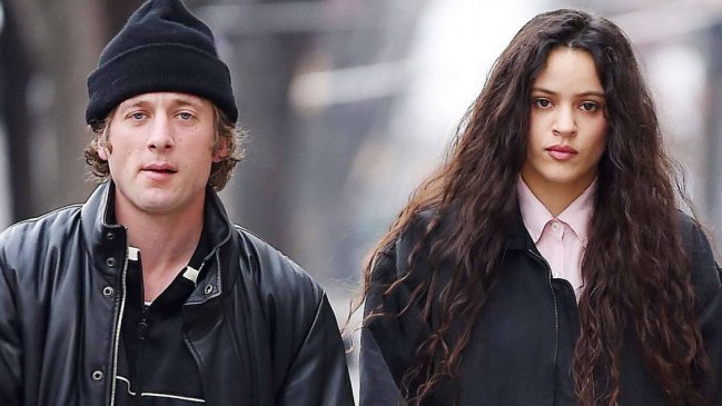 Rosalía y Jeremy Allen White habrían terminado: actor fue visto con compañera de 