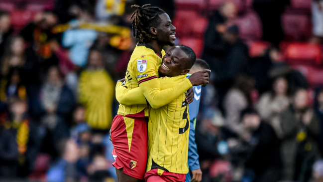 Watford de Sierralta venció a Sunderland en los minutos finales