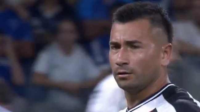 Meneses ingresó como suplente y fue sustituido por Galdames en empate de Vasco y Cruzeiro