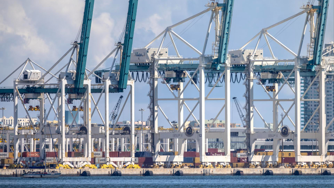 Trabajadores portuarios lograron un acuerdo y terminan huelga en EEUU