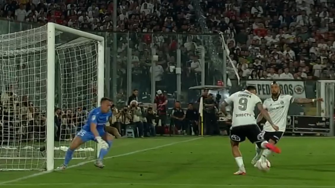[VIDEO] El gol anulado a Javier Correa en el clásico entre Colo Colo y la UC