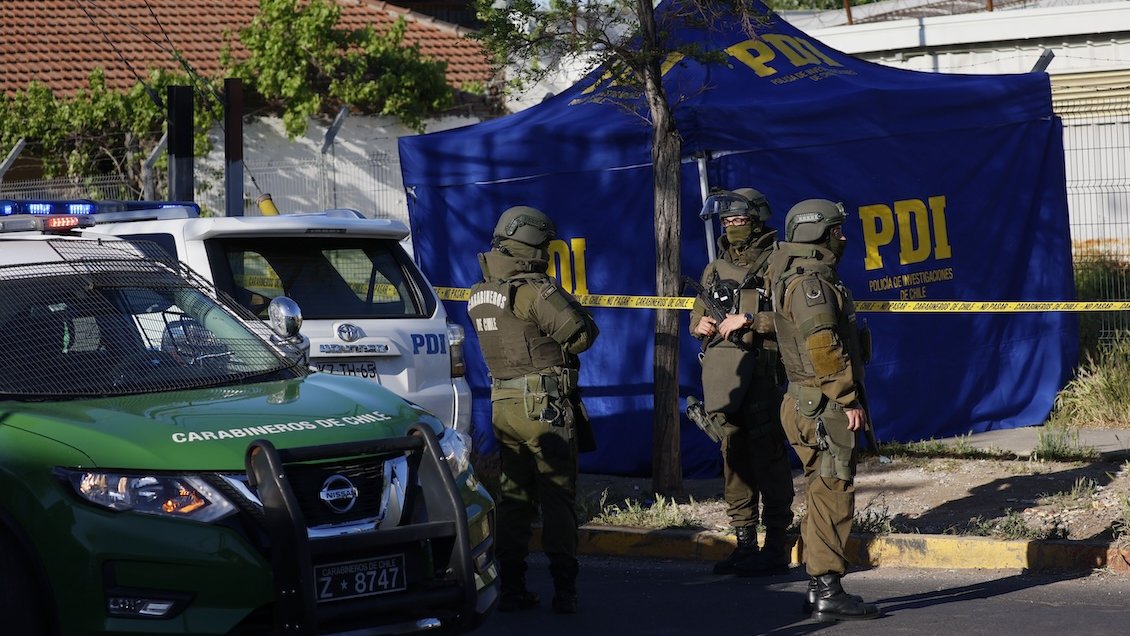 Macul: Joven de 20 años fue asesinado a puñaladas en un paradero