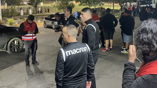 Colo Colo asumió los costos de celulares robados a los árbitros en el Monumental