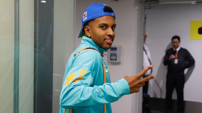 Brasil aterrizó en Santiago para el duelo contra La Roja en las Clasificatorias