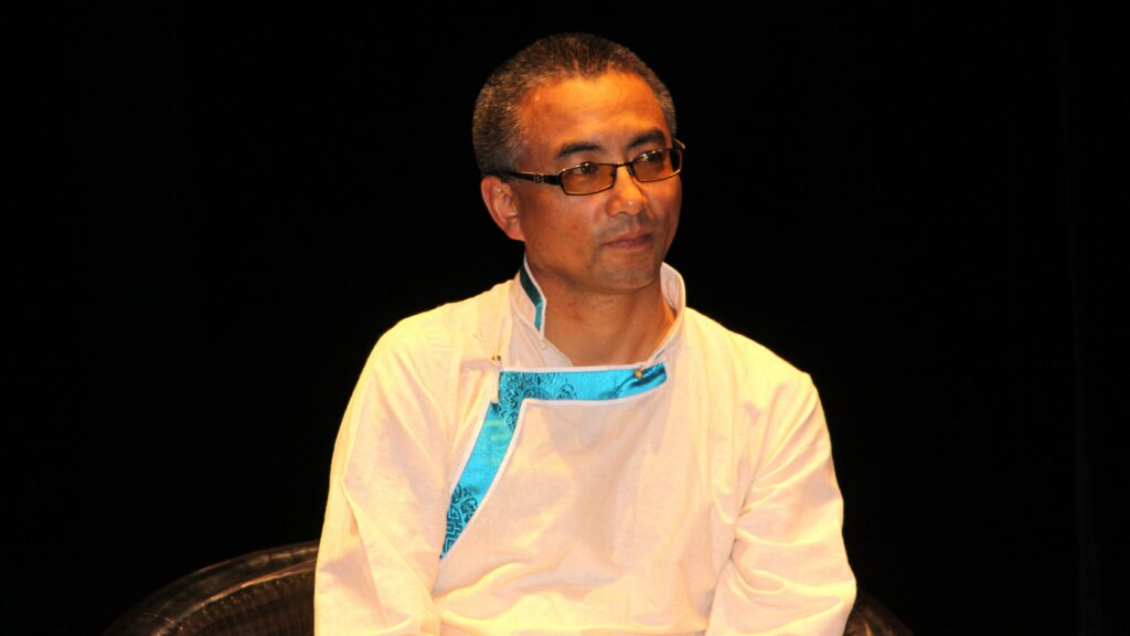 Traducen al español las obras de Pema Tseden, imaginativo autor tibetano