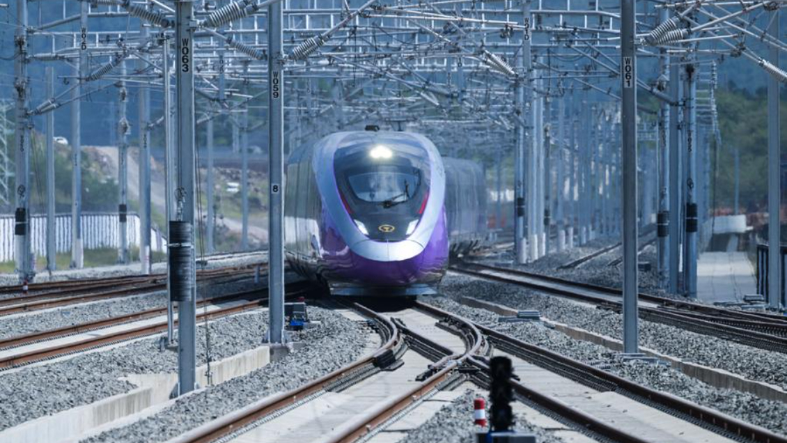 Desde carreteras hasta ferrocarriles, China se fortalece en el sector del transporte