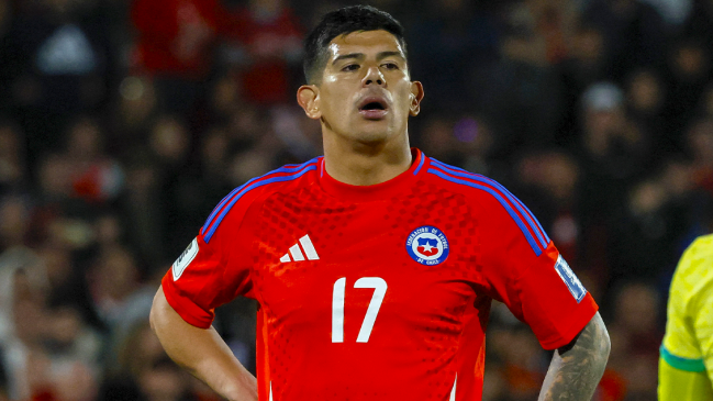 Esteban Pavez también se bajó de La Roja para el duelo con Colombia por neumonía