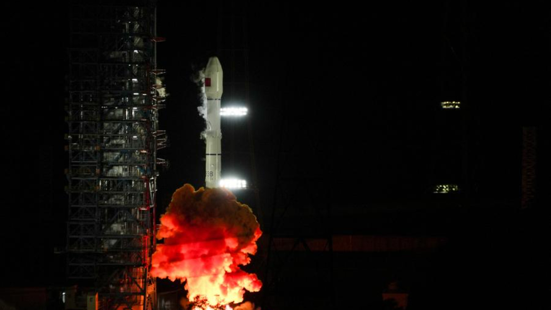 China lanza tercer satélite de servicios de internet de órbita alta