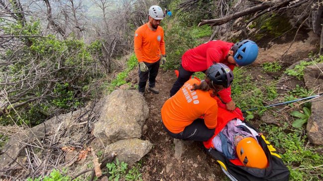 Socorro Andino rescató a mujer lesionada desde las Cuevas del Manzano