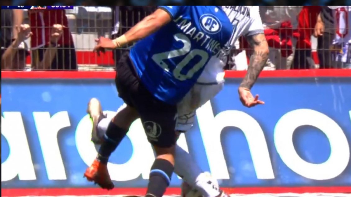 [VIDEO] ¿Era penal? La polémica jugada de Alan Saldivia contra Jimmy Martínez