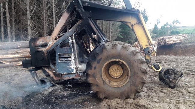 Ataque dejó dos máquinas quemadas en fundo de Carahue